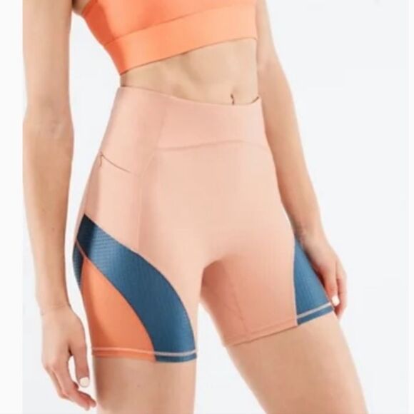 High-Waisted Motion365® Run Short 6" - Picture 1 of 7